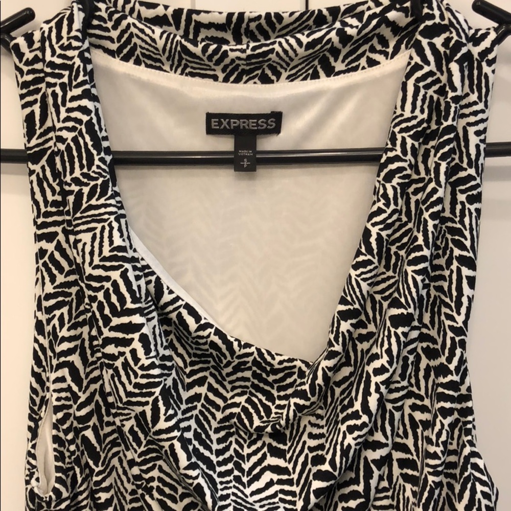 Express Tank Top - Picture 2 of 4